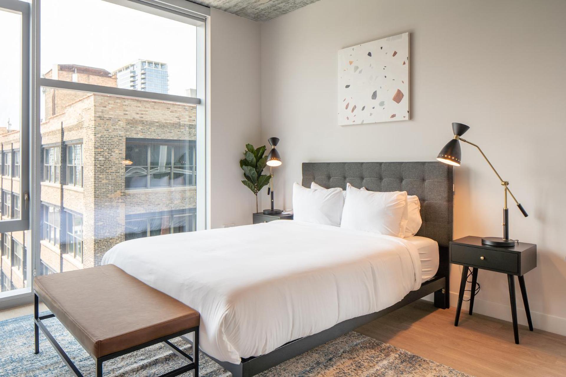 Kasa River North Chicago Room photo